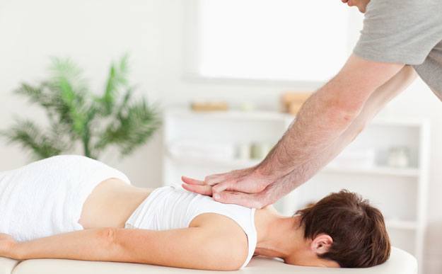 how-much-do-chiropractors-make-careerswiki